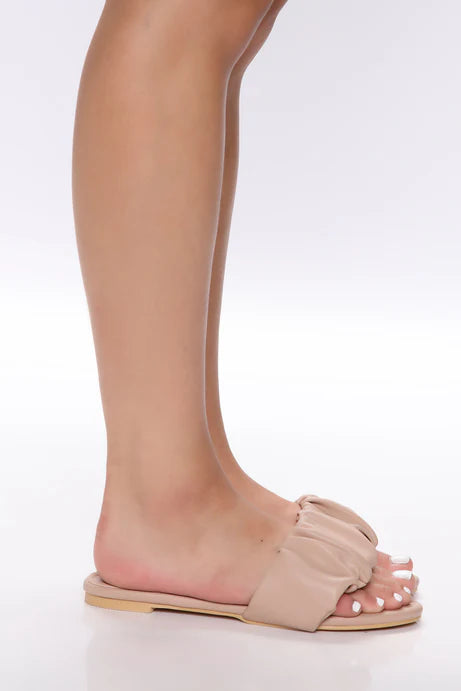 Ruffle Slider Beige